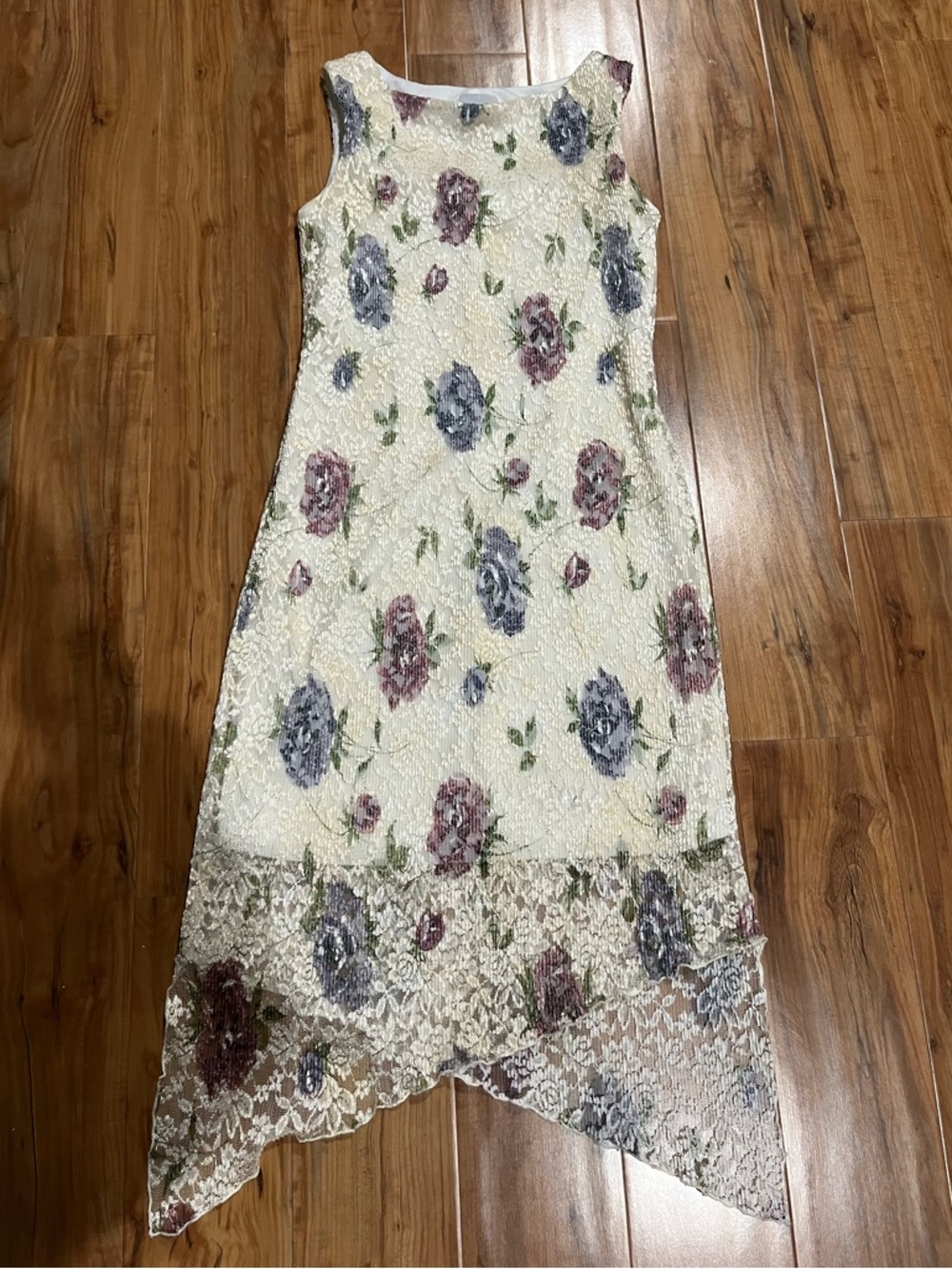 Vintage Scarlett Cream Floral Lace Shift Dress with Purple and Blue Blooms